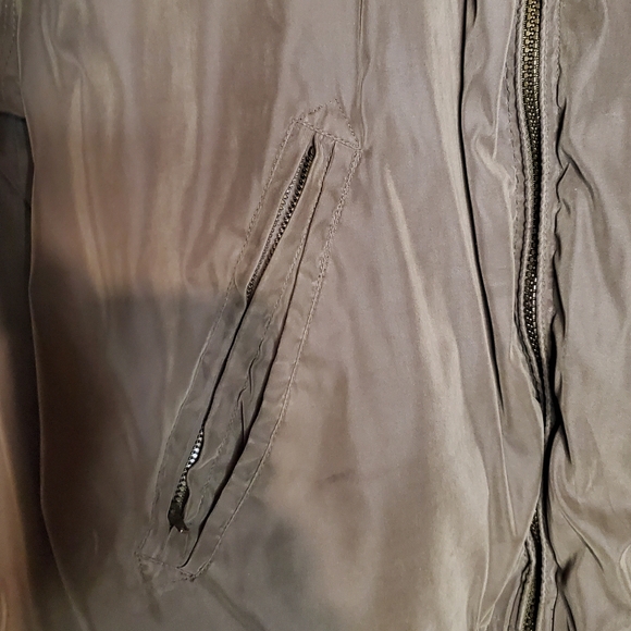 Impermeable Weatherproof Jacket Size Large - Picture 7 of 11